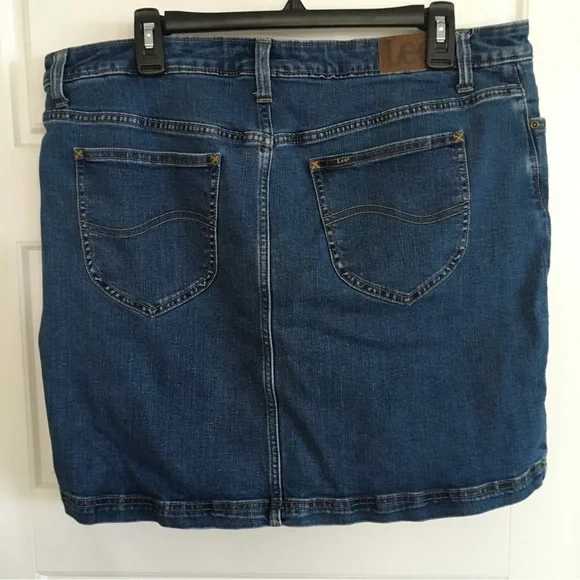 Lee Denim Skort Womens 18 M Beacon Blue Jean Skirt Short Fit Mid Rise - Picture 3 of 8